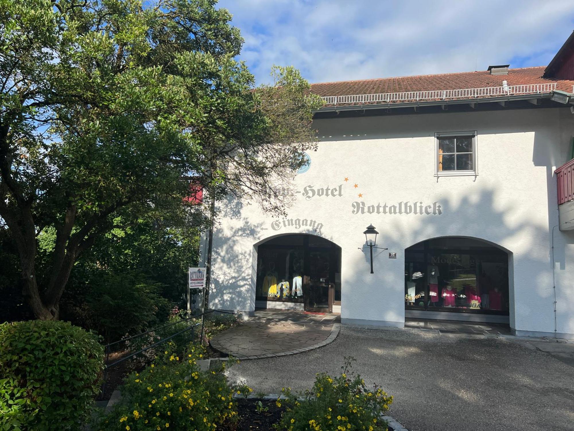 Appartement Mit Bademantelgang Zur Wohlfuehltherme Bad Griesbach im Rottal Esterno foto